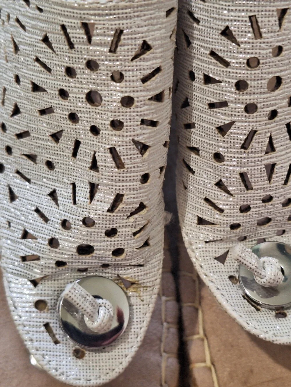 White Mountain Beaux Espadrille Wedge Sandals Laser Cut Thong White Size 8.5